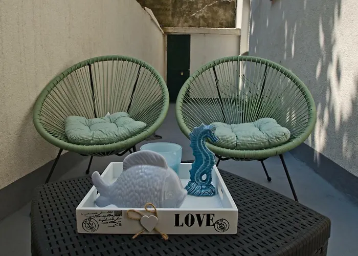 Cozy Coastal Apartment Gama